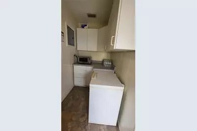 521 N 70th Way, Hollywood, FL 33024 - Photo 13