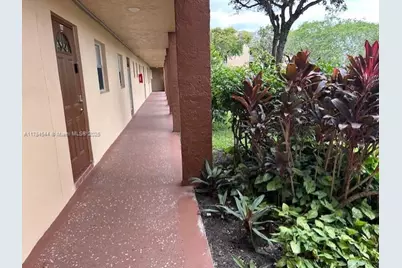 9350 Sunrise Lakes Blvd #109, Sunrise, FL 33322 - Photo 1