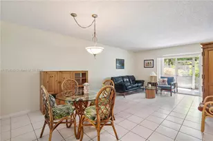 419 SW Natura Ave, Deerfield Beach, FL 33441 - Photo 5