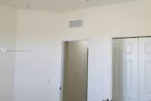 290 NW 109th Ave, Miami, FL 33172 - Photo 23