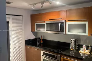 253 NE 2nd St, Miami, FL 33132 - Photo 9