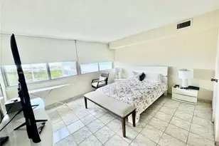 7135 Collins Ave, Miami Beach, FL 33141 - Photo 25