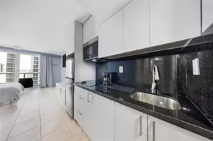 19201 Collins Ave, Sunny Isles Beach, FL 33160 - Photo 9