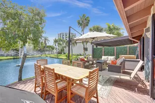 2667 S Parkview Dr, Hallandale Beach, FL 33009 - Photo 27