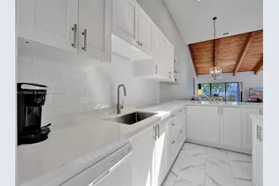 2667 S Parkview Dr, Hallandale Beach, FL 33009 - Photo 9