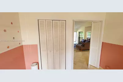 22310 Cameo Dr E, Boca Raton, FL 33433 - Photo 23