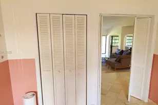 22310 Cameo Dr E, Boca Raton, FL 33433 - Photo 23