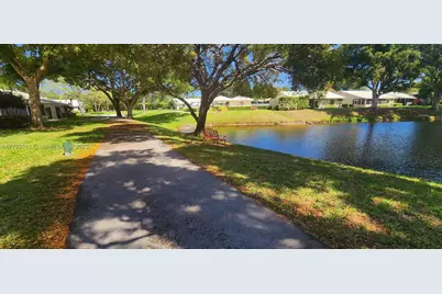 22310 Cameo Dr E, Boca Raton, FL 33433 - Photo 27