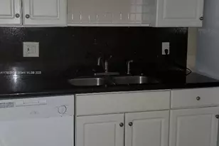 307 Lakeview Dr, Weston, FL 33326 - Photo 7