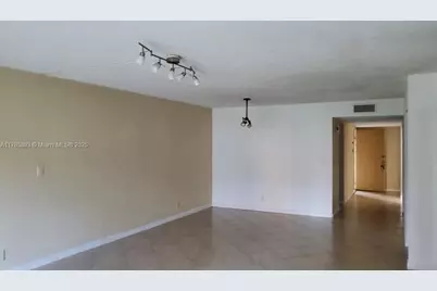 307 Lakeview Dr #102, Weston, FL 33326 - Photo 5