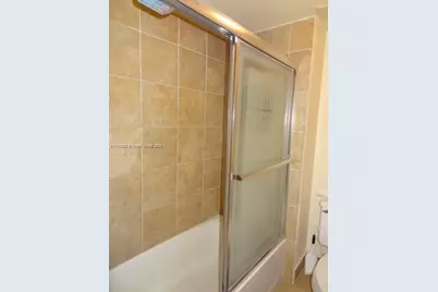 342 Lakeview Dr #105, Weston, FL 33326 - Photo 11