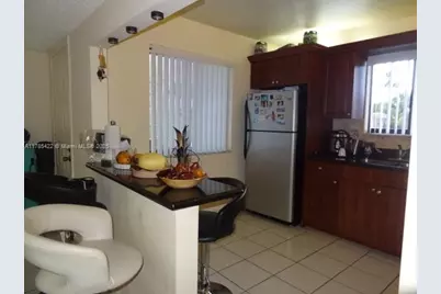 342 Lakeview Dr #105, Weston, FL 33326 - Photo 7