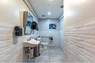 275 NE 18th St # Cu-2, Miami, FL 33132 - Photo 11