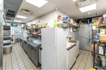 275 NE 18th St # Cu-2, Miami, FL 33132 - Photo 13