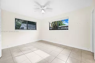 8451 NW 10th St, Pembroke Pines, FL 33024 - Photo 15