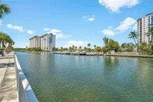 300 Bayview Dr, Sunny Isles Beach, FL 33160 - Photo 29