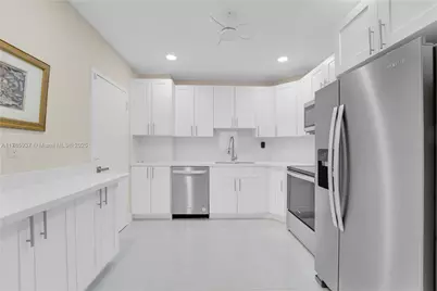 300 Bayview Dr #1606, Sunny Isles Beach, FL 33160 - Photo 3