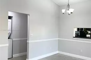 1017 Washington Cir, Homestead, FL 33034 - Photo 9