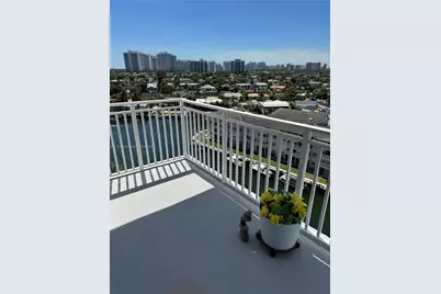 427 Golden Isles Dr #11J, Hallandale Beach, FL 33009 - Photo 17