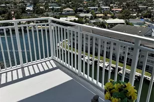 427 Golden Isles Dr, Hallandale Beach, FL 33009 - Photo 17