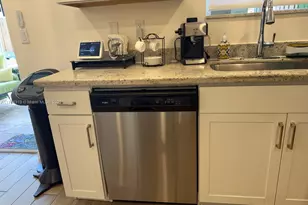 2469 SE 10th St, Homestead, FL 33035 - Photo 9