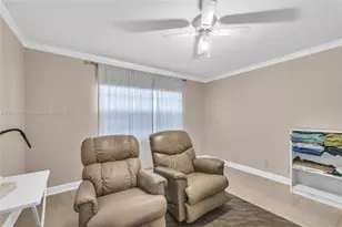 281 S Hollybrook Dr, Pembroke Pines, FL 33025 - Photo 17