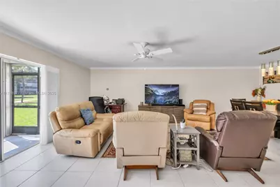 281 S Hollybrook Dr #106, Pembroke Pines, FL 33025 - Photo 13