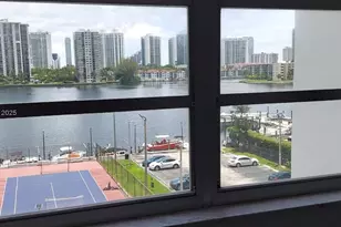 2750 NE 183rd St, Aventura, FL 33160 - Photo 23