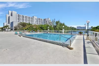 3000 Holiday Dr #306, Fort Lauderdale, FL 33316 - Photo 51