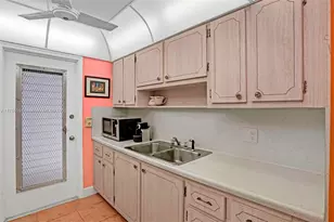 2500 NE 9th St, Fort Lauderdale, FL 33304 - Photo 5