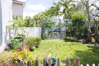 1735 NW 77th Ave, Pembroke Pines, FL 33024 - Photo 15