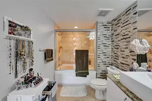 19501 W Country Club Dr, Aventura, FL 33180 - Photo 31