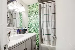 301 NW 109th Ave, Miami, FL 33172 - Photo 15