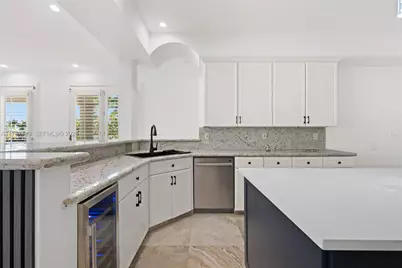 2561 Lucille Dr, Fort Lauderdale, FL 33316 - Photo 27
