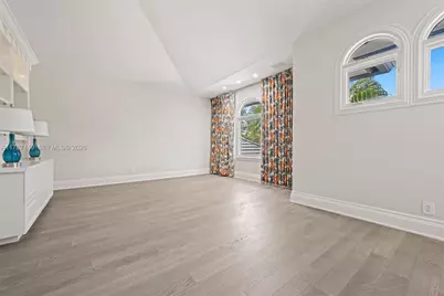 2561 Lucille Dr, Fort Lauderdale, FL 33316 - Photo 47