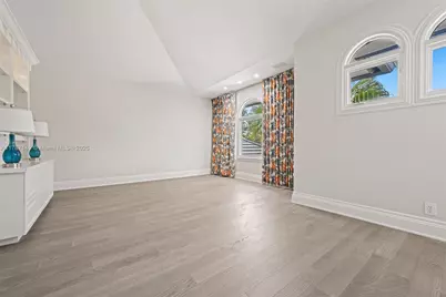 2561 Lucille Dr, Fort Lauderdale, FL 33316 - Photo 47