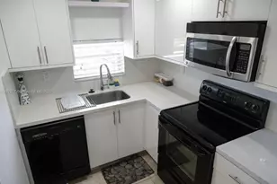 8901 Hollybrook, Hollywood, FL 33025 - Photo 3