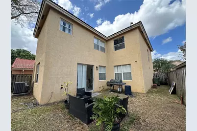 1930 SE 14th Ct, Homestead, FL 33035 - Photo 5