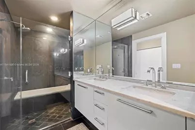 900 Biscayne Blvd #2410, Miami, FL 33132 - Photo 17