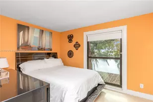 8956 Palm Tree Ln, Pembroke Pines, FL 33024 - Photo 19