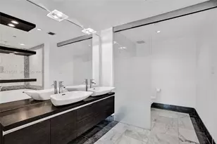 200 Biscayne Blvd Way, Miami, FL 33131 - Photo 17