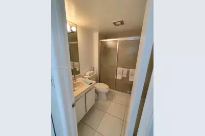 20515 E Country Club Dr #646, Aventura, FL 33180 - Photo 9