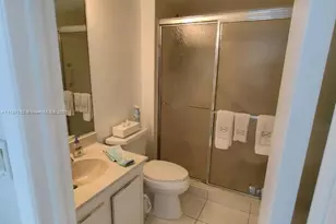 20515 E Country Club Dr, Aventura, FL 33180 - Photo 9