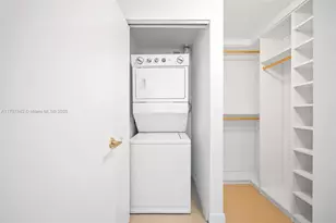 60 SW 13th St, Miami, FL 33130 - Photo 17