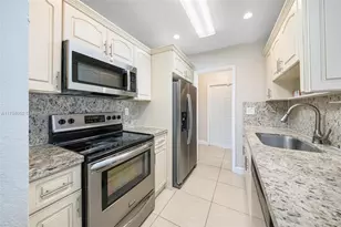 702 SW 79th Ave, North Lauderdale, FL 33068 - Photo 25