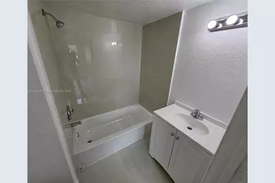 450 NW 84th St #450, Miami, FL 33150 - Photo 25