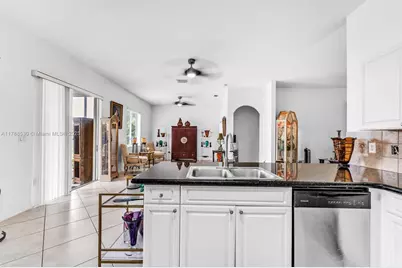 2819 Augusta Ln, Homestead, FL 33035 - Photo 9