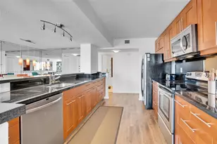 600 Parkview Dr, Hallandale Beach, FL 33009 - Photo 11