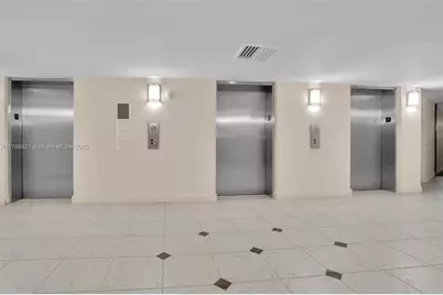 600 Parkview Dr #422(+DEN), Hallandale Beach, FL 33009 - Photo 35