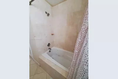 2020 NE 203rd St, Miami, FL 33179 - Photo 21